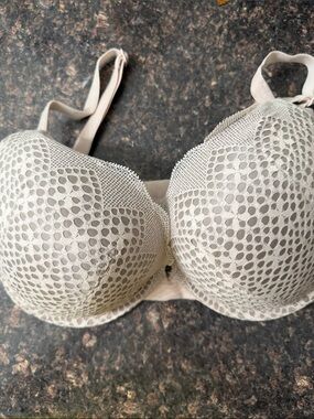 Victoria’s Secret Very Sexy push up Lace Overlay Underwire Bra in Light Beige